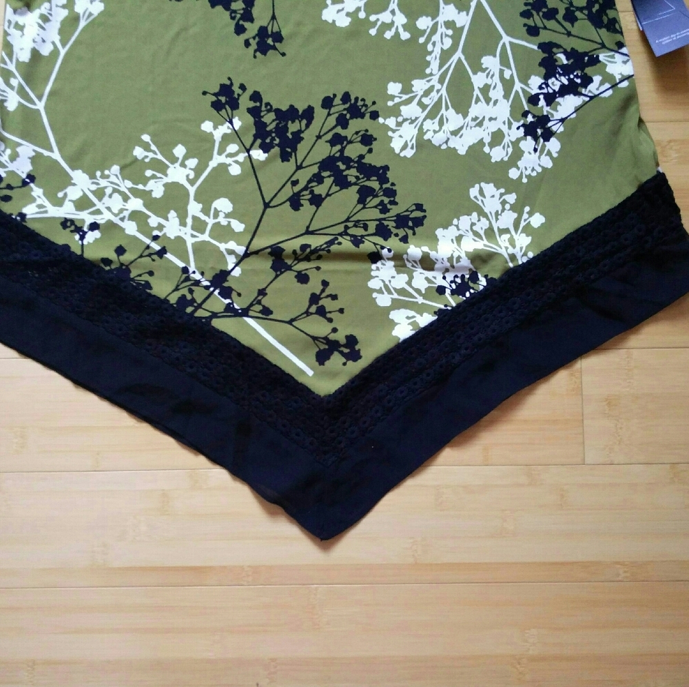 -NWT- Alfani Floral Pointed Crochet Hem Top XL - Picture 3 of 15